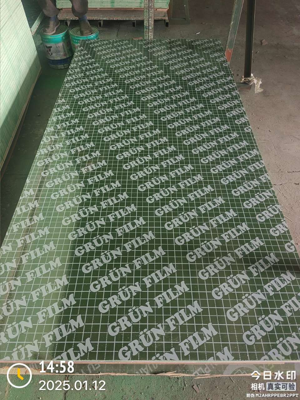 18mm Ebusija Film Faced Plywood Għall-Kostruzzjoni